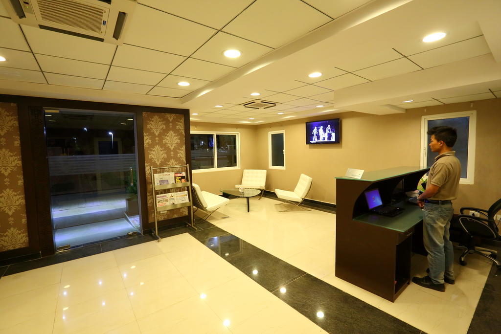 Crest Executive Suites, Whitefield Bangalore Ruang foto